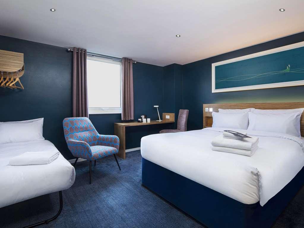 Travelodge Cardiff Whitchurch Room photo