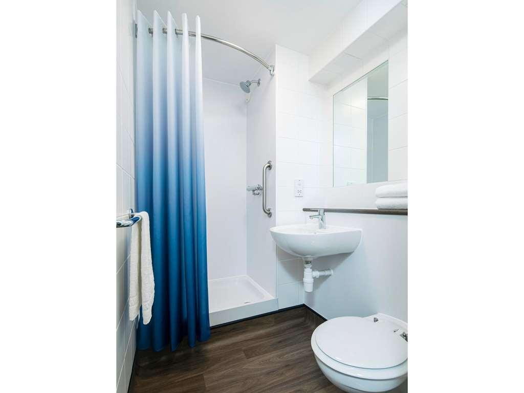 Travelodge Cardiff Whitchurch Room photo