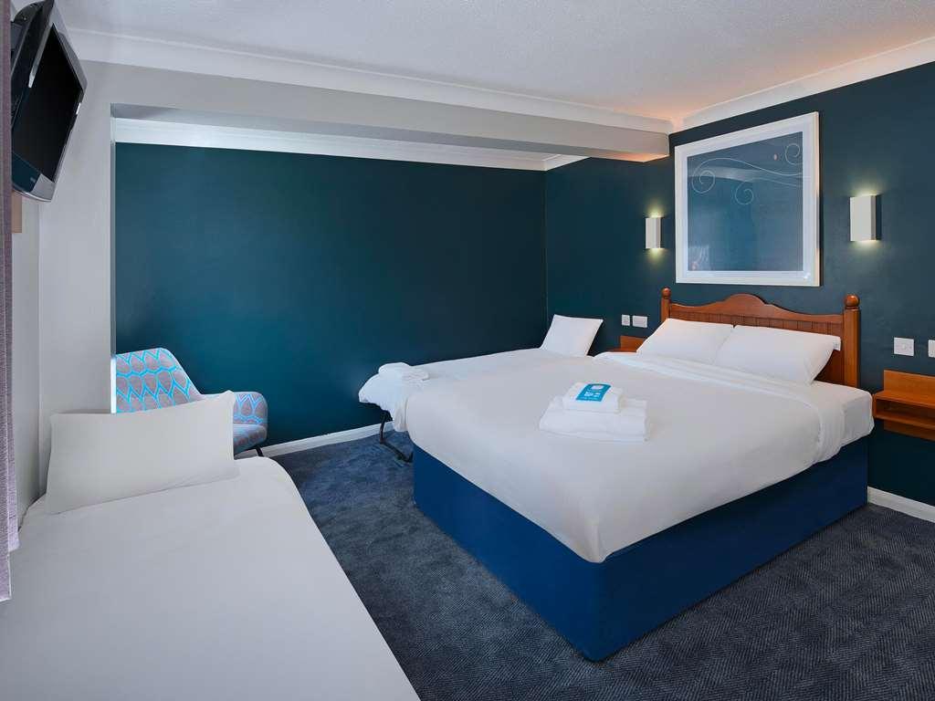 Travelodge Cardiff Whitchurch Room photo