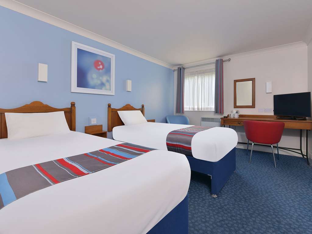 Travelodge Cardiff Whitchurch Room photo